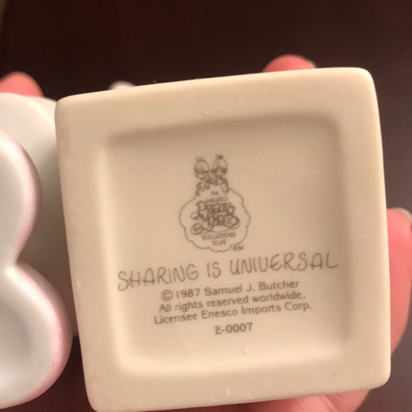 Precious Moments Sharing is Universal - Picture 4 of 4